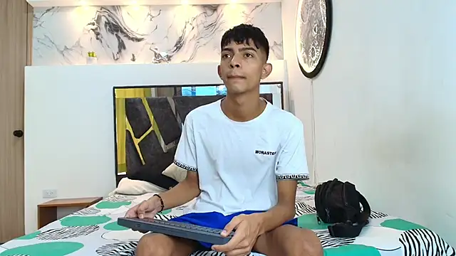 PRETTY SEX1 online show from 10/04/25, 01:42