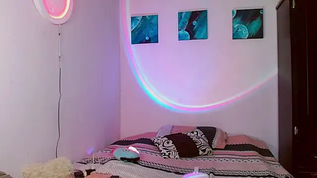 meghan devil  online show from 11/24/25, 05:51