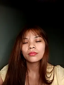 Snapshot of Ocnguyety chatting on 11/10/25, 01:54 Ocnguyety online show from 11/10/25, 01:54