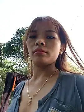 Snapshot of Ocnguyety chatting on 11/15/25, 01:47 Ocnguyety online show from 11/15/25, 01:47