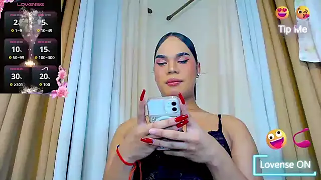 Snapshot of Dream_Mistress chatting on 10/20/25, 10:27 Dream Mistress online show from 10/20/25, 10:27