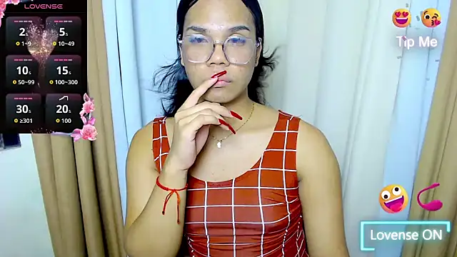 Snapshot of Dream_Mistress chatting on 10/22/25, 05:13 Dream Mistress online show from 10/22/25, 05:13