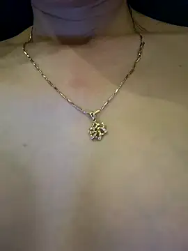 Snapshot of Link_lee chatting on 10/13/25, 02:50 Link lee online show from 10/13/25, 02:50