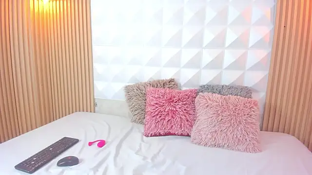 Antonella00  online show from 11/19/25, 04:56