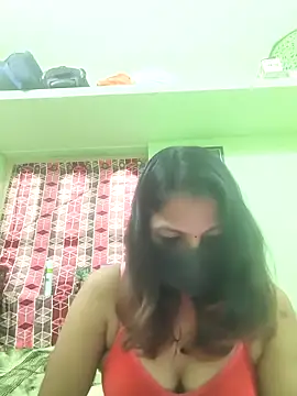 Snapshot of Tamil_Ishu chatting on 09/23/25, 08:28 Tamil Ishu online show from 09/23/25, 08:28