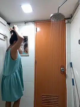 Snapshot of princess_janine chatting on 10/13/25, 09:31 princess janine online show from 10/13/25, 09:31