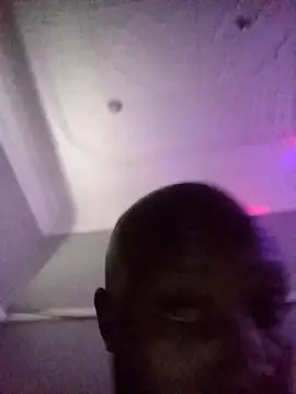 Snapshot of Chubbyguy1992 chatting on 11/28/25, 01:19 Chubbyguy1992 online show from 11/28/25, 01:19