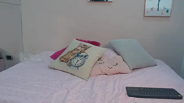 Snapshot of zooombee chatting on 10/31/25, 07:26 zooombee online show from 10/31/25, 07:26