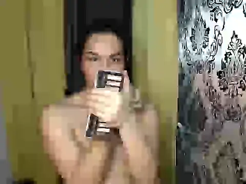 Snapshot of lovelyallena07 chatting on 11/20/25, 02:45 lovelyallena07 online show from 11/20/25, 02:45