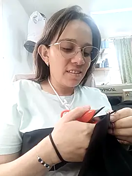 Isabella5 Brown  online show from 11/01/25, 05:26