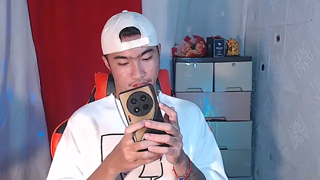 Snapshot of Siege_cum69 chatting on 09/20/25, 05:36 Siege cum69 online show from 09/20/25, 05:36