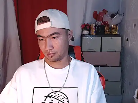 Snapshot of Siege_cum69 chatting on 11/18/25, 06:56 Siege cum69 online show from 11/18/25, 06:56