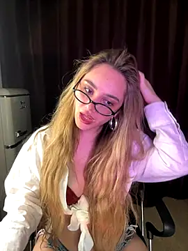 Chloe Ravens online show from 10/03/25, 08:06