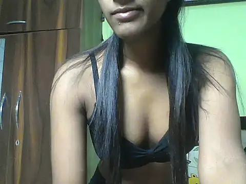 Snapshot of mickle_james chatting on 10/17/25, 10:18 mickle james online show from 10/17/25, 10:18