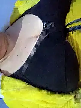 Snapshot of Hnonasix89 chatting on 11/22/25, 01:37 Hnonasix89 online show from 11/22/25, 01:37