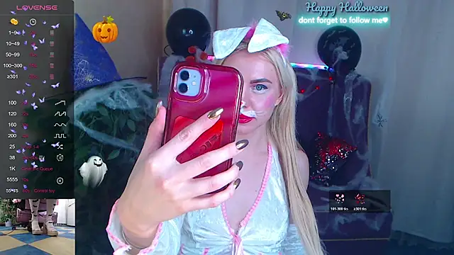 LiSinDoll online show from 10/31/25, 07:31