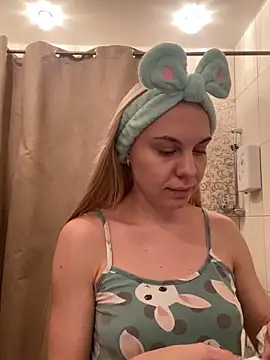 LiSinDoll online show from 11/14/25, 06:23