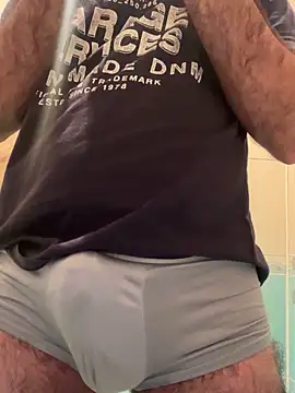 Snapshot of Cruel00 chatting on 09/17/25, 06:09 Cruel00 online show from 09/17/25, 06:09