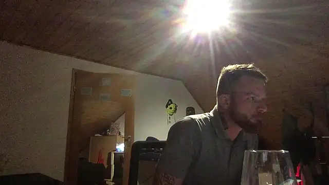 RedLayla online show from 11/18/25, 08:46