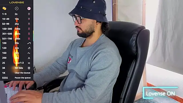 Ernesto-Rodriguez82 online show from 10/08/25, 03:31