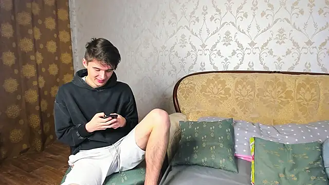 Snapshot of SherlockMax chatting on 10/02/25, 10:28 SherlockMax online show from 10/02/25, 10:28