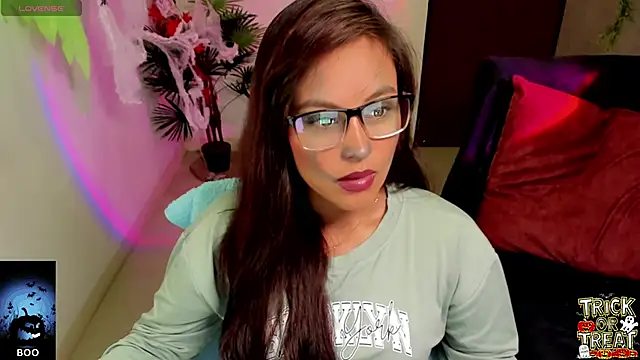 Cameroon-Diaz online show from 10/30/25, 01:56