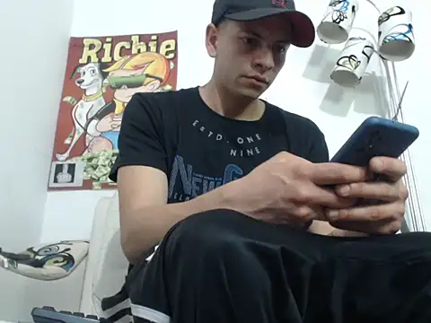 Thomasjons  online show from 11/09/25, 02:43