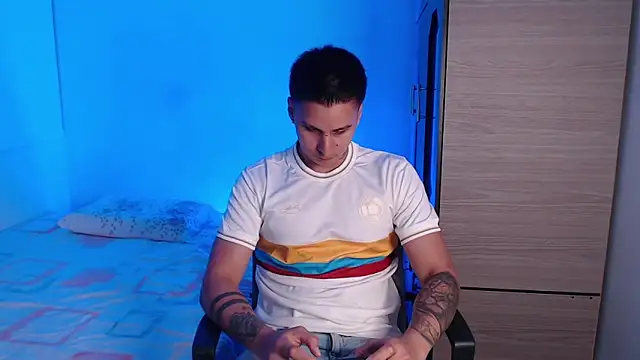 valentinosex1 online show from 10/08/25, 09:45