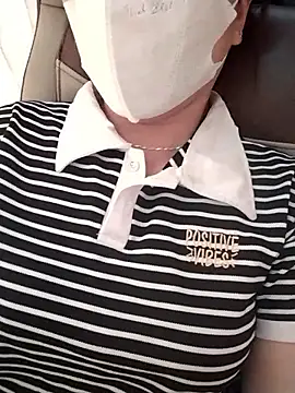 Jessical--Li online show from 10/13/25, 03:17