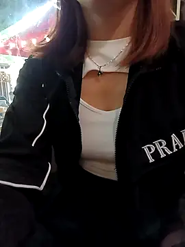 Jessical--Li online show from 10/23/25, 03:28