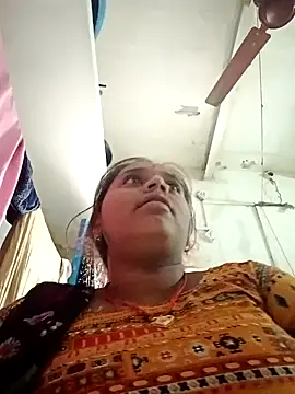 Hot crety online show from 10/31/25, 08:37