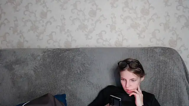 Snapshot of HitGyrl chatting on 10/08/25, 01:09 HitGyrl online show from 10/08/25, 01:09