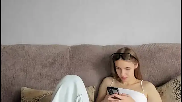 Snapshot of HitGyrl chatting on 11/05/25, 07:52 HitGyrl online show from 11/05/25, 07:52