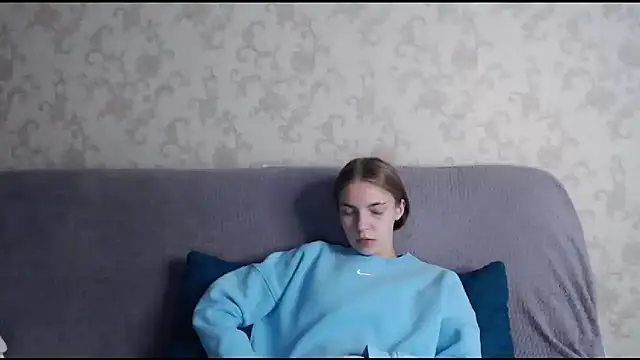 Snapshot of HitGyrl chatting on 11/07/25, 08:03 HitGyrl online show from 11/07/25, 08:03