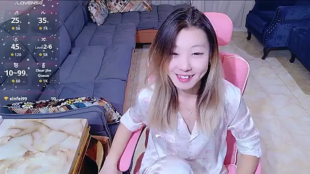 Snapshot of Deserve_E chatting on 10/07/25, 01:08 Deserve E online show from 10/07/25, 01:08