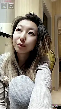 Snapshot of Deserve_E chatting on 11/24/25, 02:39 Deserve E online show from 11/24/25, 02:39