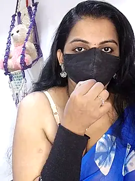 Snapshot of sneha_bebo chatting on 11/22/25, 03:33 sneha bebo online show from 11/22/25, 03:33