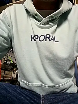 Snapshot of Jo27110 chatting on 10/29/25, 12:40 Jo27110 online show from 10/29/25, 12:40