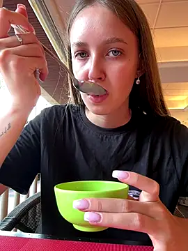 ElliRose online show from 10/09/25, 12:52