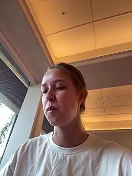 ElliRose online show from 10/22/25, 01:39