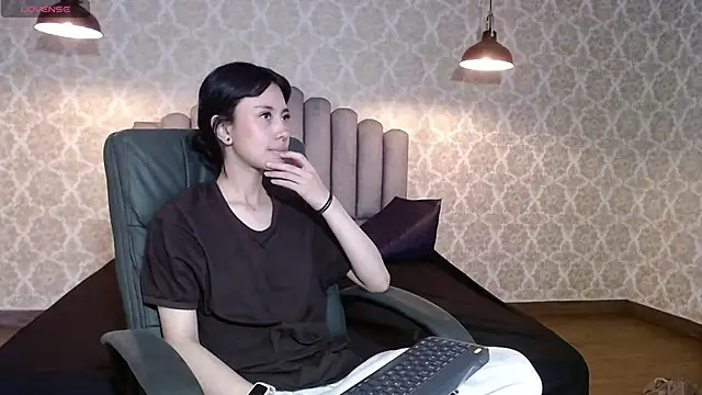 Snapshot of _mavis2 chatting on 09/24/25, 08:56 mavis2 online show from 09/24/25, 08:56