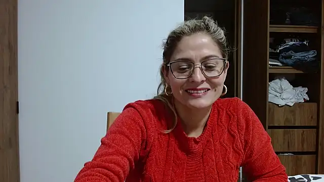 Snapshot of linda-mature43 chatting on 10/08/25, 11:57 linda-mature43 online show from 10/08/25, 11:57