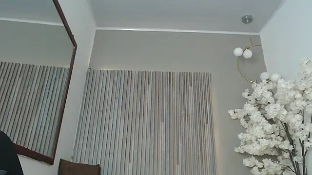 Snapshot of Michellee_20 chatting on 09/27/25, 02:00 Michellee 20 online show from 09/27/25, 02:00