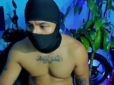 Snapshot of zeus_7777 chatting on 10/12/25, 08:46 zeus 7777 online show from 10/12/25, 08:46