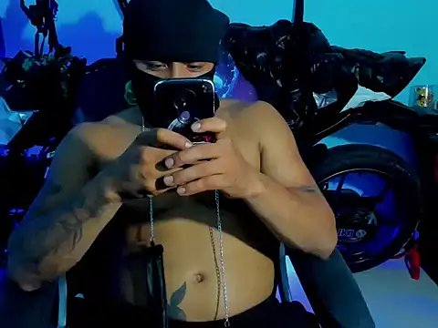 Snapshot of zeus_7777 chatting on 10/12/25, 11:48 zeus 7777 online show from 10/12/25, 11:48