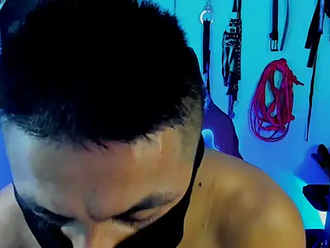 Snapshot of zeus_7777 chatting on 11/11/25, 09:09 zeus 7777 online show from 11/11/25, 09:09