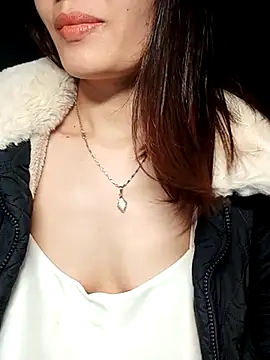 Hinna x online show from 11/19/25, 02:39