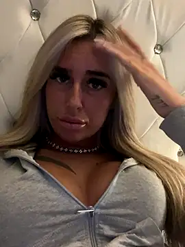 EllieMaeBaby online show from 10/26/25, 06:36