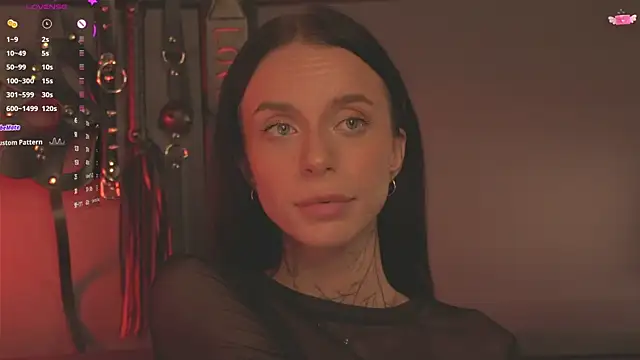 livia starwars online show from 09/17/25, 03:35