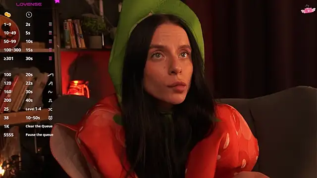 livia starwars online show from 10/30/25, 09:26